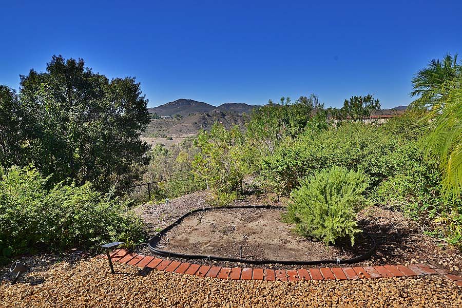 1st image of 1942 Altozano Dr