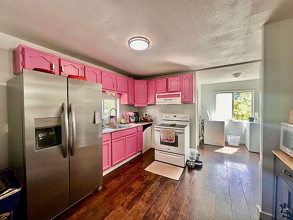 2nd image of 125 Bonview Ave