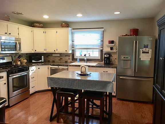 Eat in Kitchen