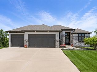 7041 N London Ave, Kansas City, MO 64151