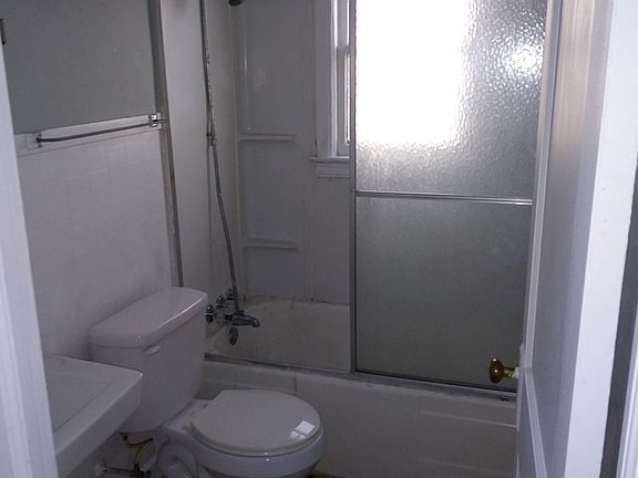 4th image of 235 N Oakland Ave #237