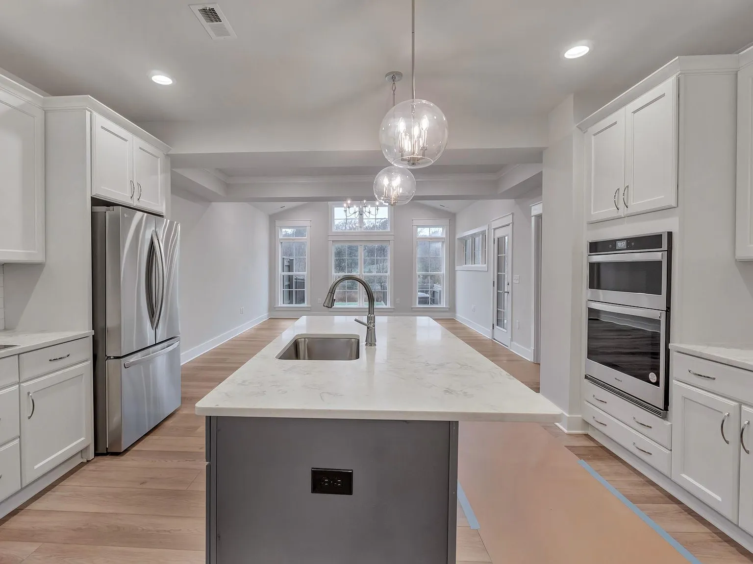 3 bed, 2.5 bath, 2084 sqft, $4,500 — Photo 3