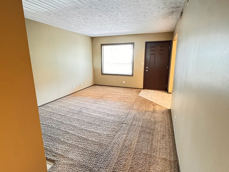 1825 Knox St #10 — Photo 9