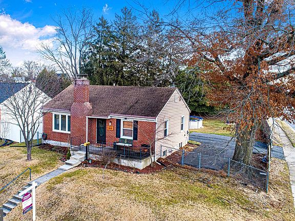 3rd image of 303 Graceford Dr