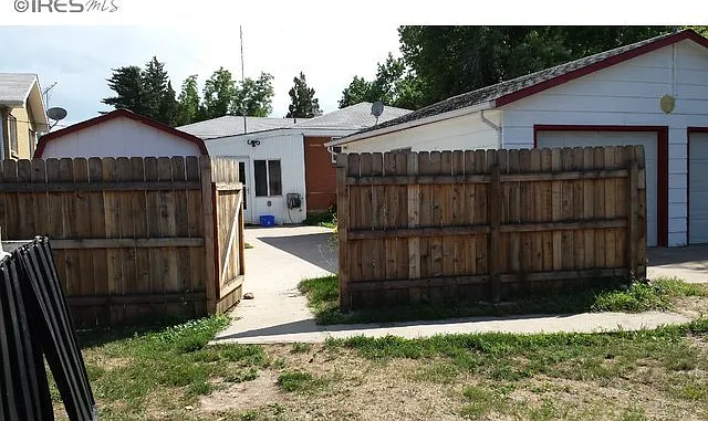 1129 Gard Pl — Photo 6