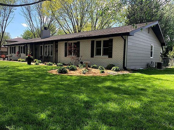3rd image of 2201 Devonshire Dr
