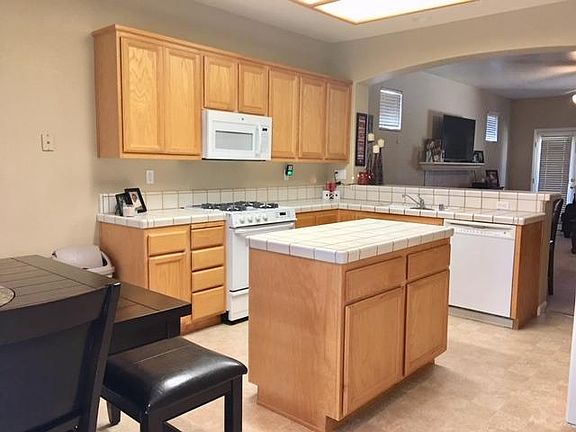 4th image of 813 Graystone Ct