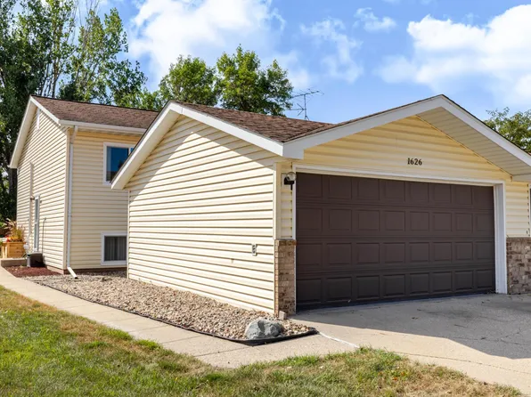 1626 34 1/2 Ave S, Fargo, ND 58104