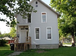 302 W 5th St, Sterling, IL 61081