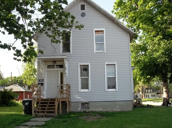 302 W 5th St, Sterling, IL 61081
