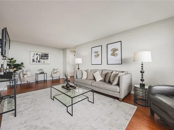 2055 Upper Middle Rd #1206, Burlington, ON L7P 3P4