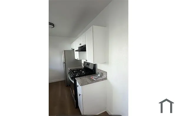 Building Photo - 8645 S Figueroa St #2
