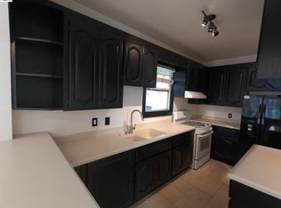692 45th St, Oakland, CA 94609
