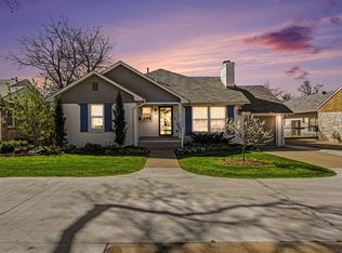 1712 Windsor Pl, Nichols Hills, OK 73116