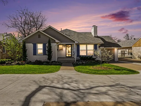 1712 Windsor Pl, Nichols Hills, OK 73116