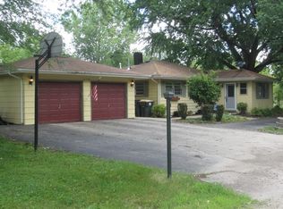 208 Sydenham St, Spring Grove, IL 60081