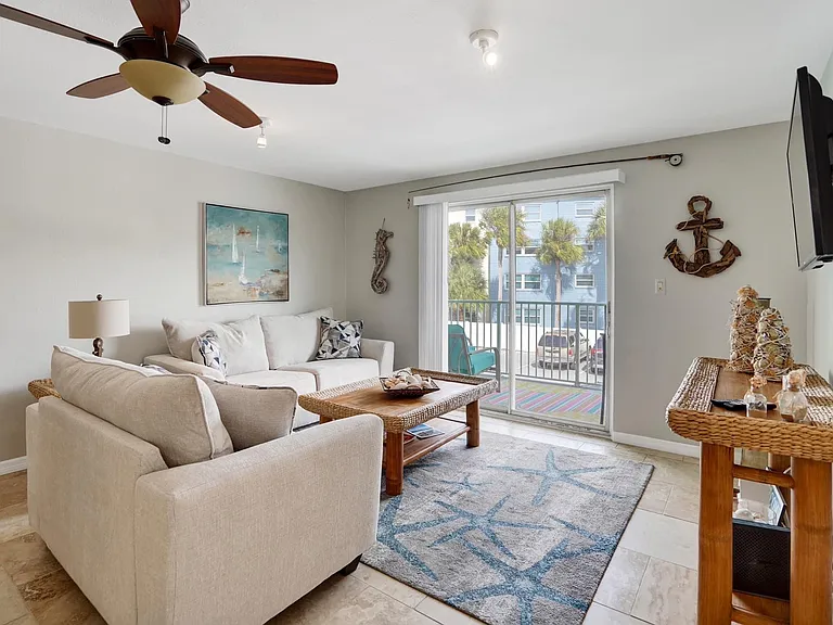 464 N Paula Dr #211 — Photo 5