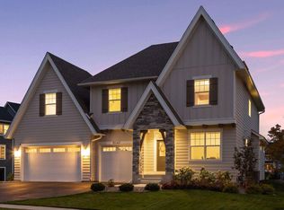 9240 Eagle Ridge Rd, Chanhassen, MN 55317