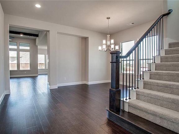 5th image of 1125 Broadmoor Way