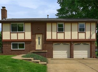2092 Southwell Dr, South Park, PA 15129