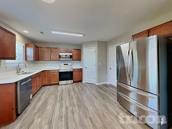 4th image of 6602 Maderia Ct