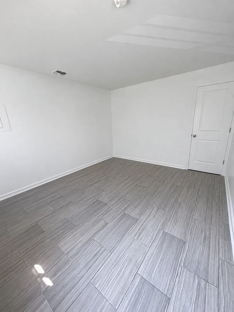 1139 Sewall Ave. — Photo 3