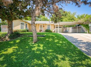 2505 Capri Dr, Fort Worth, TX 76114