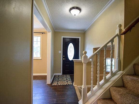 3rd image of 3087 Burr Oak Ct
