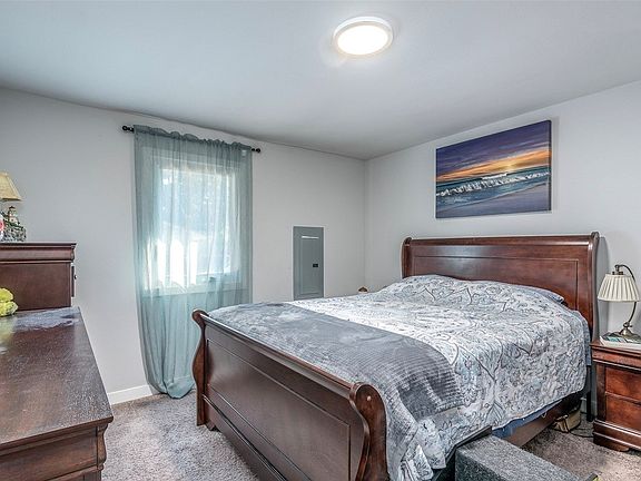 5th image of 8423 68th Avenue Ct SW