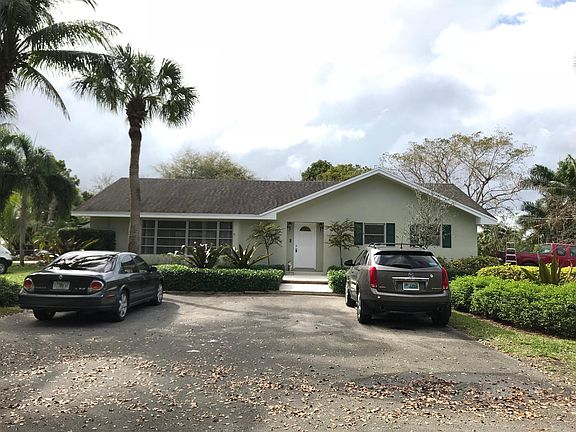 Ample parking in the front of house.