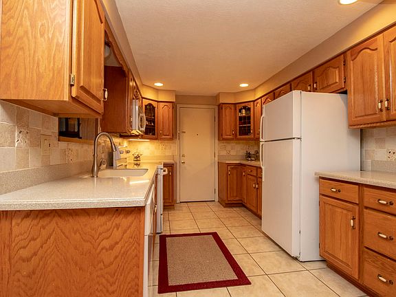 4th image of 699 Loda Dr