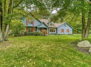 1233 Stafford Cres, Webster, NY 14580