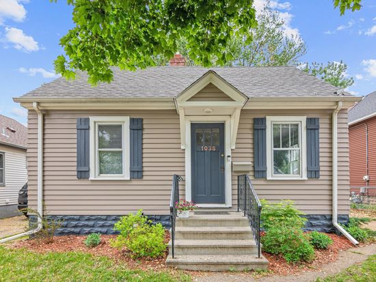 1038 Farrington St, Saint Paul, MN 55117