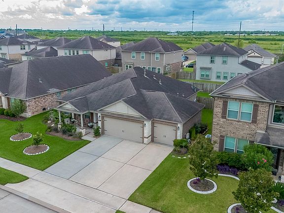 2nd image of 11 Coconut Palms Ct