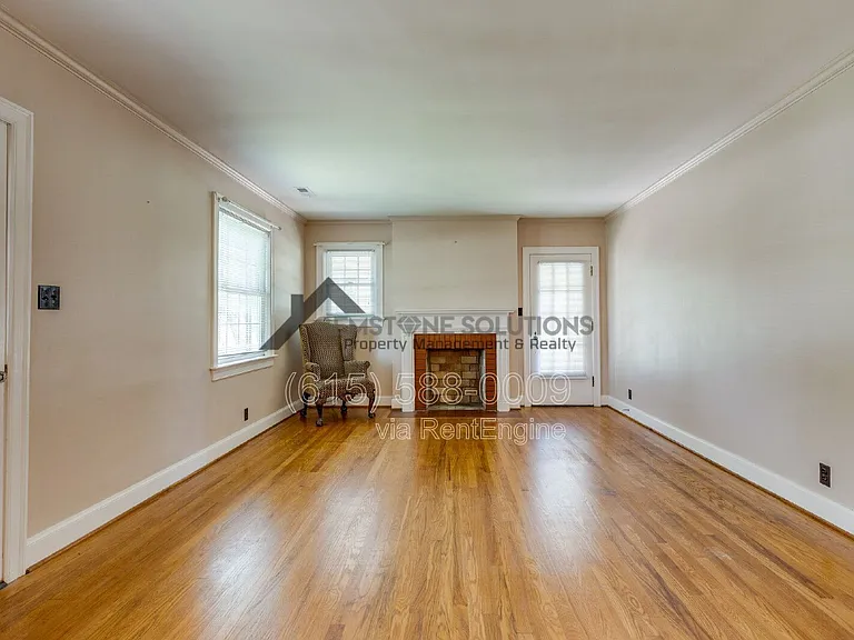715 Hillsboro Rd — Photo 15