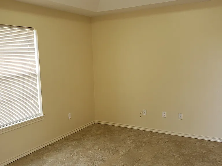 1306 Adela Dr — Photo 2