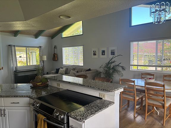 3rd image of 871 Waianuenue Ave