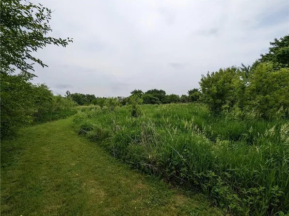 4685 Hubbell Ave, Des Moines, IA 50317