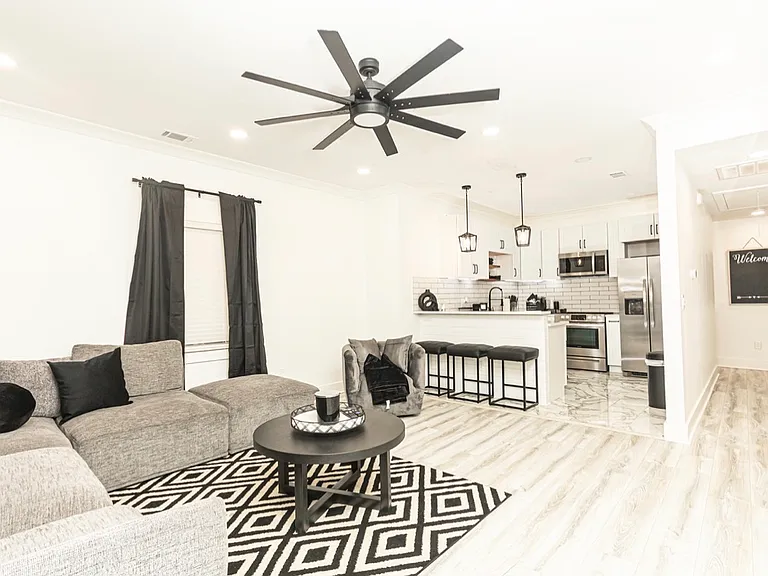330 Macon Ave — Photo 3