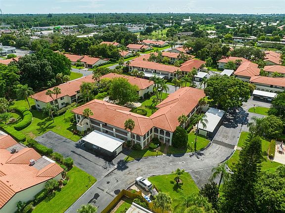 3rd image of 3720 El Poinier Ct Unit 525
