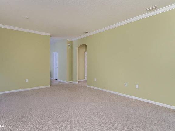 4th image of 530 Martello Way