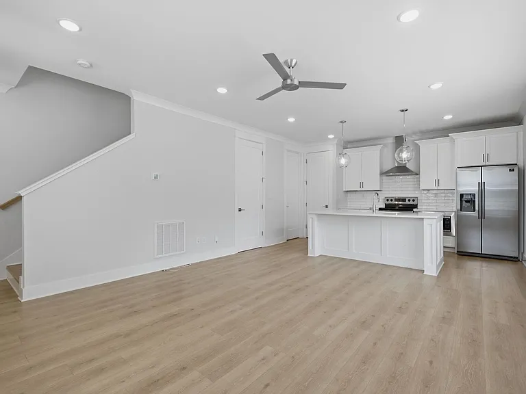 105 Duke St #6 — Photo 8