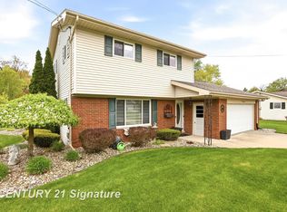 7165 Burmeister Dr, Saginaw, MI 48609