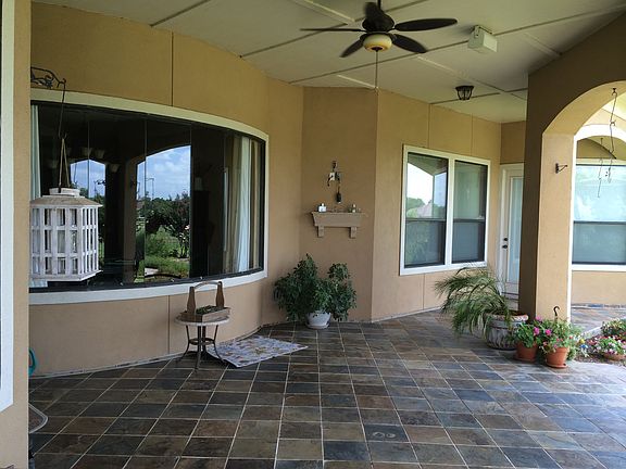 Outdoor kitchen 