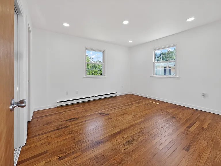 148 S 16th St — Photo 10