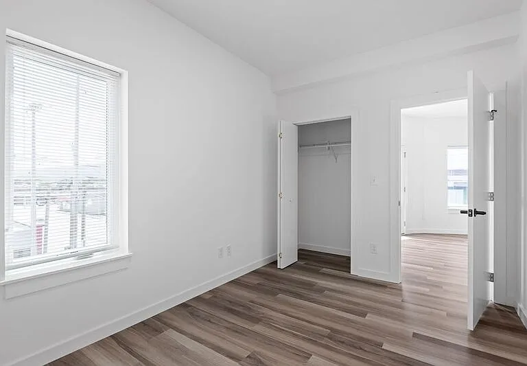 East Line Apartments — Photo 6