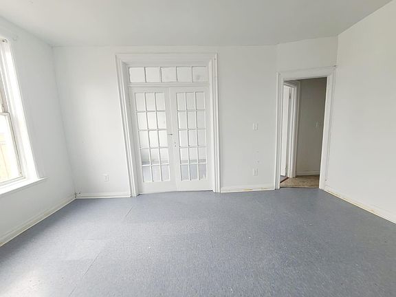 3rd image of 1037 E 223rd St Floor 3