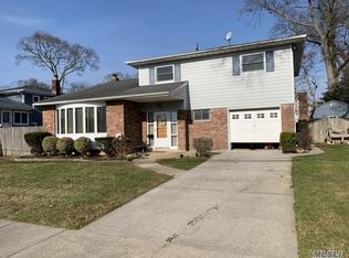 12 Beaumont Ave, Massapequa, NY 11758