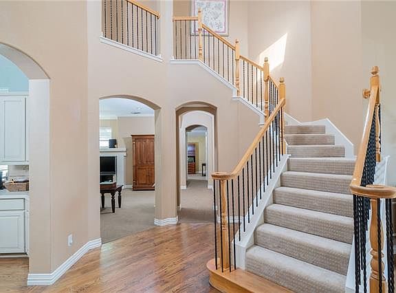 4th image of 2104 Fairway Vista Dr