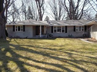 923 Lyn Rd, Bowling Green, OH 43402